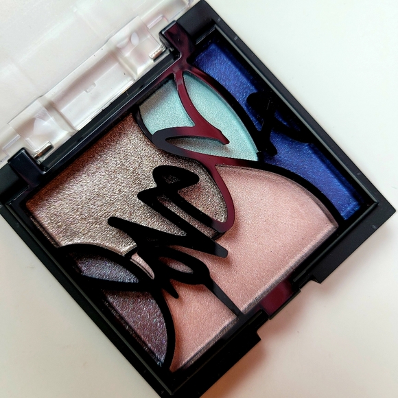 Smashbox Love Me Eye Shadow Palette Entice Me - Picture 1 of 4